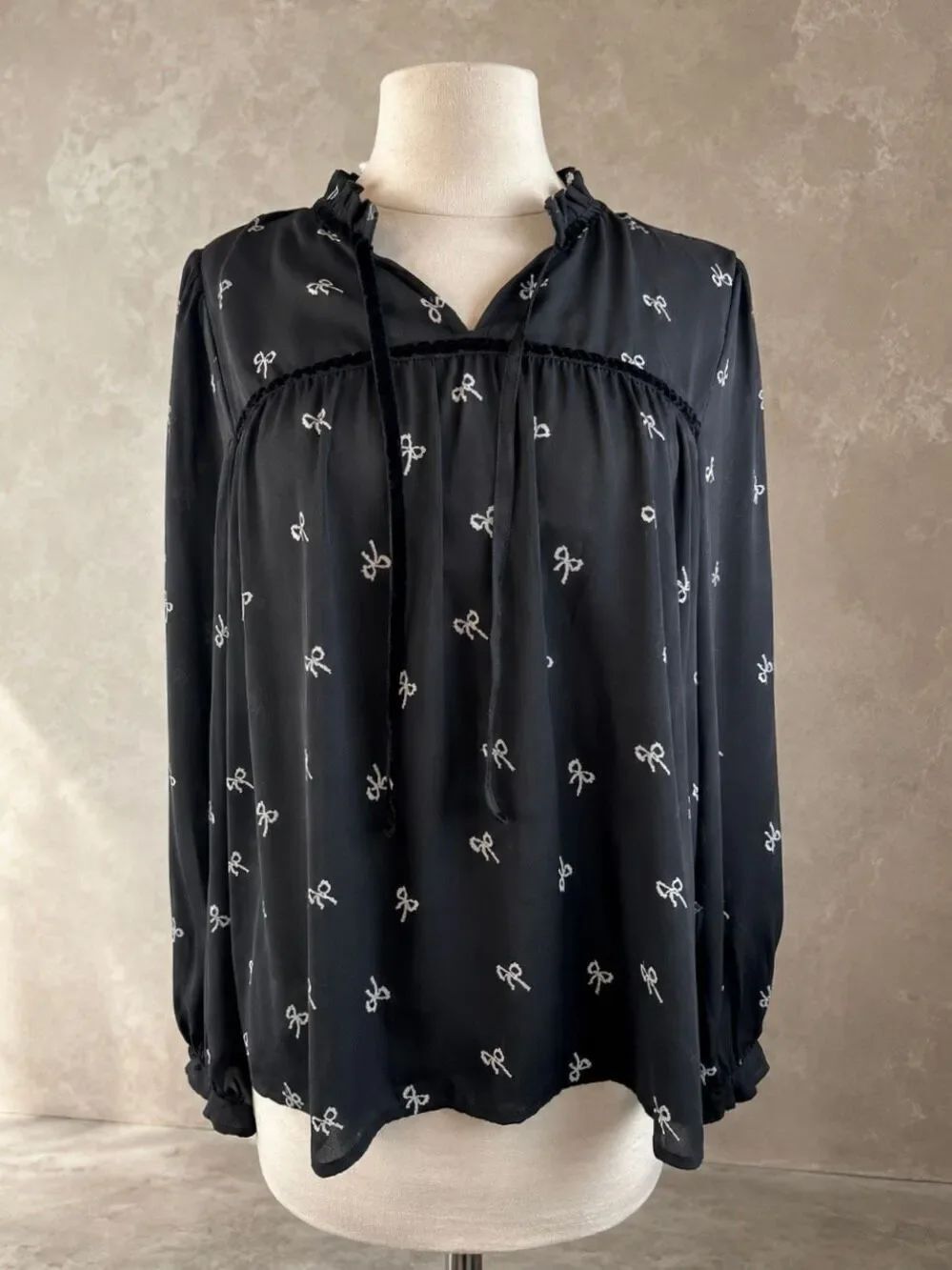 J.CrewโFactory Size M Bow Print Ruffle Neck Tie Blouse Black Long Sleeve